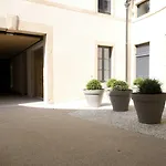 Bed & Breakfast Sasha's Place 68m3 Centre Moderne 4*