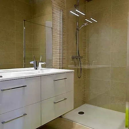 Sasha's Place 68m3 Centre Moderne Beaune (Cote d'Or)