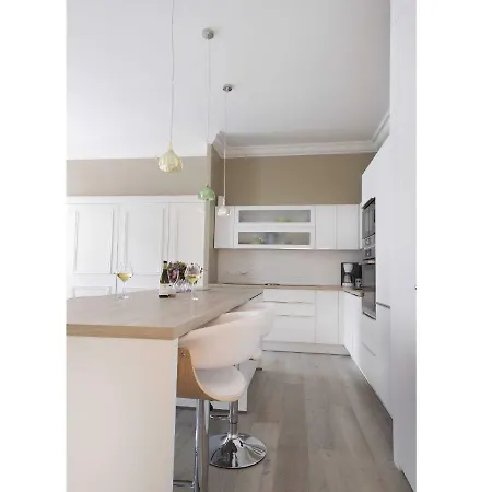 Sasha's Place - De Luxe - Hypercentre Бон