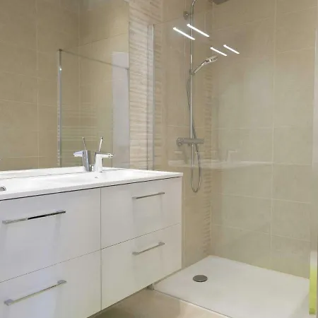 Sasha's Place - De Luxe - Hypercentre Бон