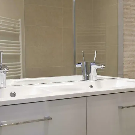 Sasha's Place - De Luxe - Hypercentre 4* Бон