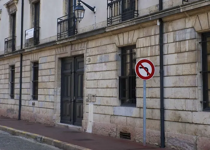 Bed & Breakfast Sasha'S Place 68M3 Appartement Beaune Centre Moderne 4*